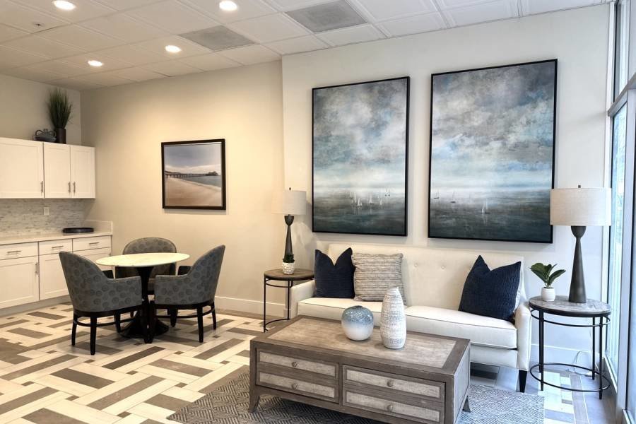 Bay Towers at Bixby Knolls