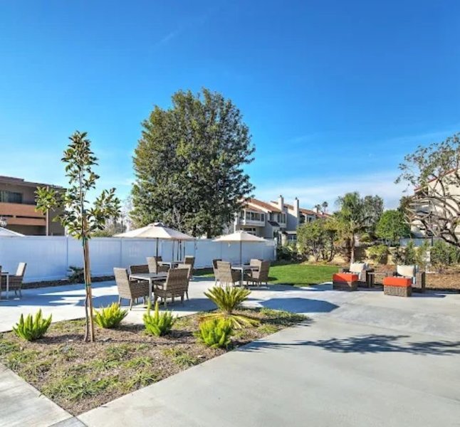 Canyon Trails at Topanga Senior Living