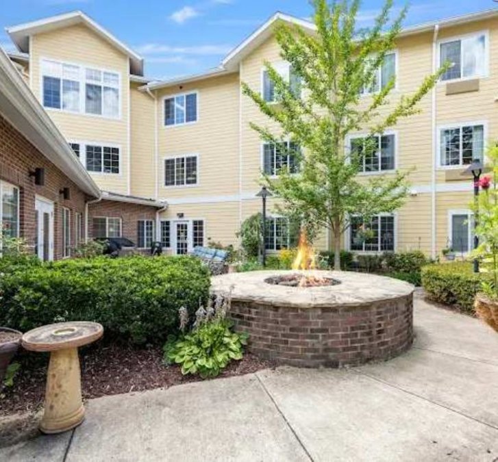 Whispering Pines Gracious Retirement Living