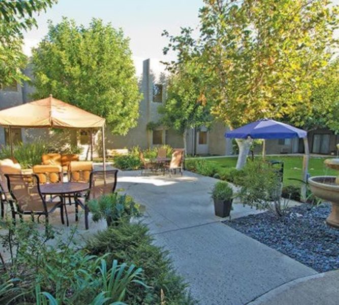 Chatsworth Commons Senior Living