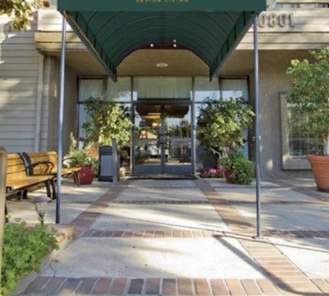 Chatsworth Commons Senior Living