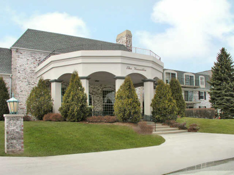The Porticos of Fox Point