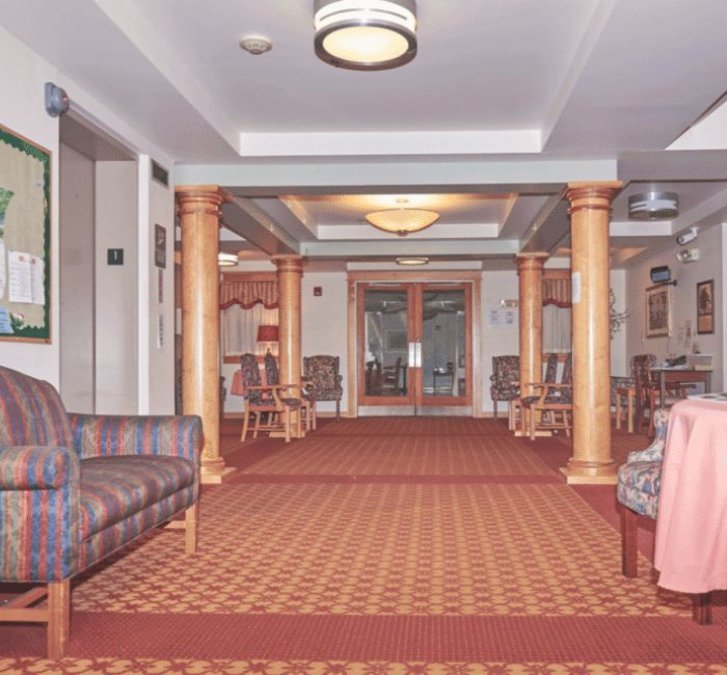 Beechwood Court at LaFayette Manor