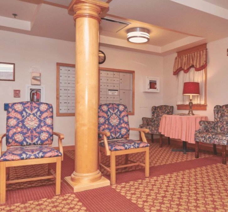 Beechwood Court at LaFayette Manor