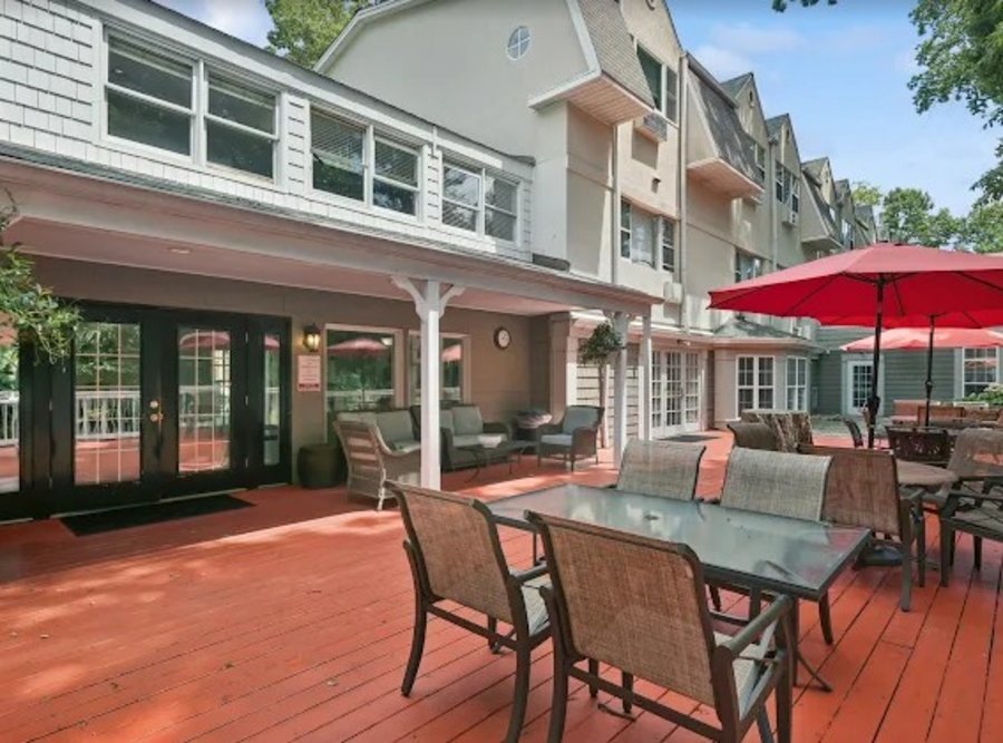 Viva Senior Living at Chestnut Hill