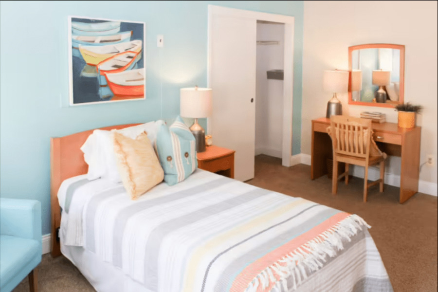 Oyster Bay Senior Campus