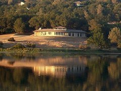 photo of Lakefront Oaks Estate